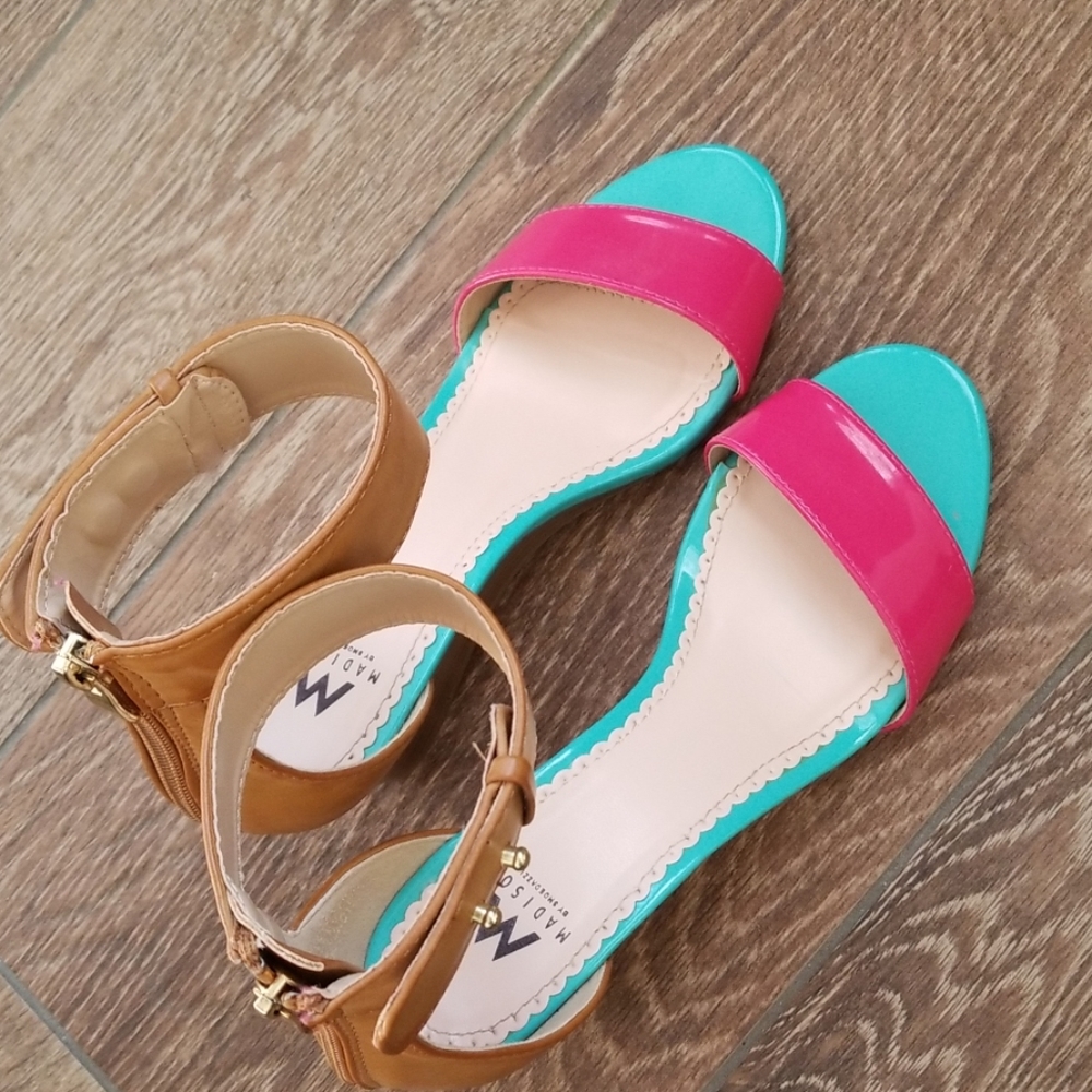 Bright Sandles - image 3